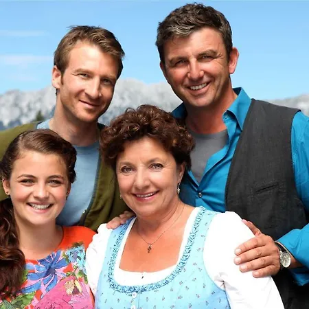 Гостевой дом Gasthof Badhaus Зёлль